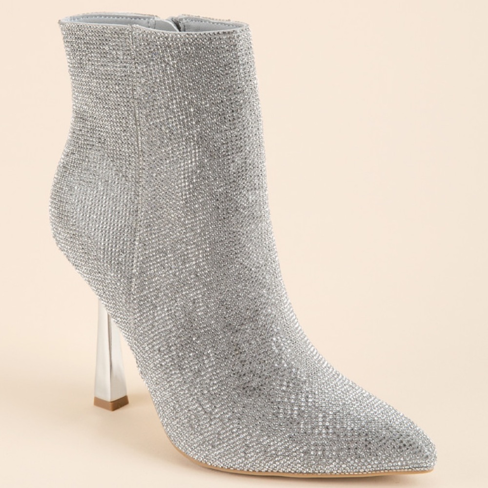 ✨🪩New Steve Madden Rhinestone Stiletto Booties✨🪩 - Picture 3 of 10